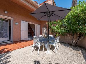 Maisons de vacances Holiday Home Le Clos de St Cyprien-5 by Interhome : photos des chambres