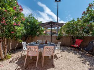 Maisons de vacances Holiday Home Le Clos de St Cyprien-5 by Interhome : photos des chambres