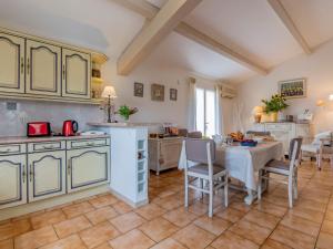 Holiday Home Les Iris by Interhome