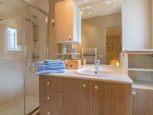 Maisons de vacances Holiday Home Les Iris by Interhome : photos des chambres