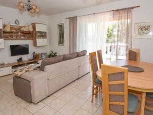 Holiday Home Cici by Interhome