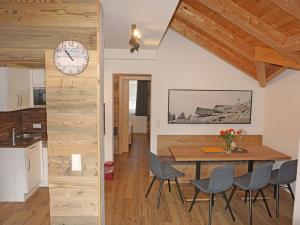Apartment Ladis-3 by Interhome