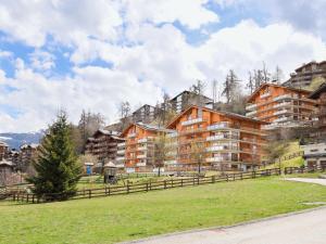 Apartment Domaine des Reines B4 by Interhome
