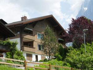 Apartment Chalet Almis 5 by Interhome - 3-star hotels in Grindelwald