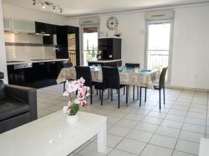 Appartements Apartment L'Ilot Saint Jacques by Interhome : photos des chambres