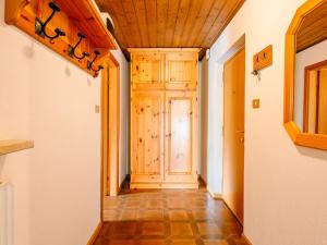 Apartment Mantina-2 by Interhome