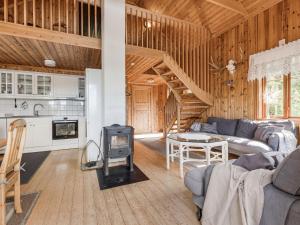 Chalet Kasen Sjökanten by Interhome