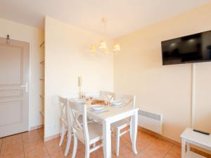 Apartment Le Hameau des Issambres-5 by Interhome