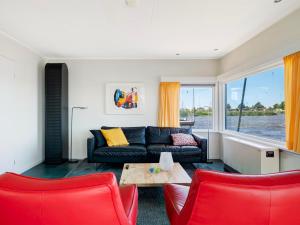 Holiday Home Jachthaven Oostmahorn by Interhome