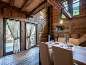 Chalet Chalet les Combes by Interhome