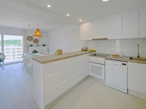 Apartment Miramar 03 by Interhome