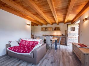 Apartment Les Combes by Interhome