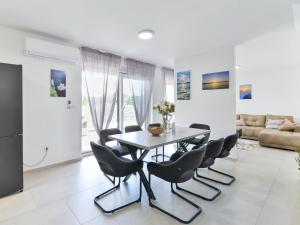 Holiday Home Sunset by Interhome 