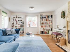 Holiday Home Skarpsätter Sportgård by Interhome