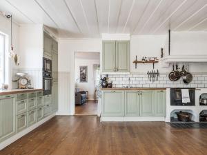 Holiday Home Skarpsätter Sportgård by Interhome