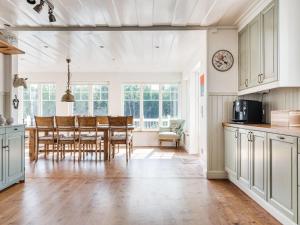 Holiday Home Skarpsätter Sportgård by Interhome