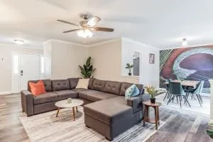 Near Downtown and Hospital in Matthew NC and Dog Park - 马修斯