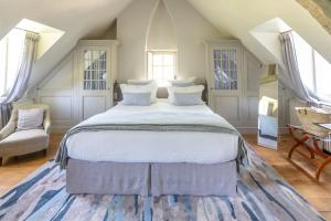 B&B / Chambres d'hotes Le Clos de Grace : Suite Junior Mansardée - Vue sur Jardin