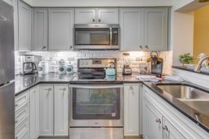 Steps to Shore and Pool Access Myrtle Beach Condo