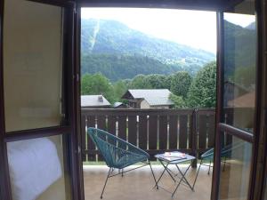 T2 avec mezzanine, balcon et parking à Samoëns - Pour télétravail - FR-1-629-115