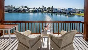 The Ark Guesthouse at Marina Martinique - Aston Bay