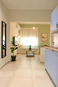 Nueva era @ Athens heart , Romvis apartments