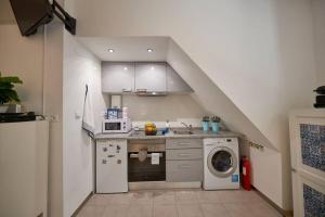 Charming Studio in Adamastor Lisbon! Perfect location - Super central but calm!