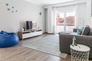 1 Bedroom Beach Apartment with Balcony 2 min walk to the beach!