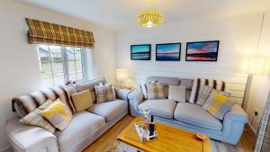 Aubergine Cottage - Part of the The Bay Filey Holiday Village with pool, gym and direct beach access, pub, restaurant, tennis and meadows walks