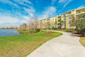 Luxury Lake View Condo-Vista Cay