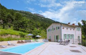 Maisons de vacances Stunning Home In Die With Outdoor Swimming Pool, Wifi And Private Swimming Pool : photos des chambres