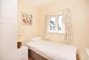 Direct Beach Access! Top Floor Apartment Perranporth