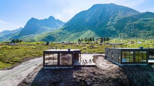 New luxury cabin near Henningsvær Lofoten