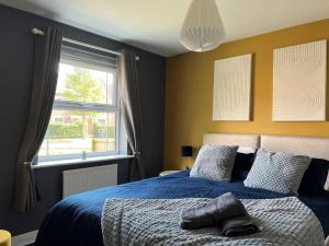 Large 4 Bedroom 3 Bathroom Town House with Secure Parking by Amazing Spaces Relocations Ltd