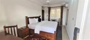 Downtown Virgins Hotel - Tarkwa