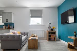 NEW Romantic, dog friendly hideaway, Snowdon views