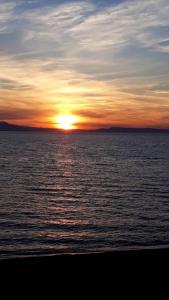 Dikili Sahilde Denize Sıfır Daire