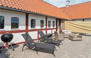 Nice Apartment In Nexø With Kitchen