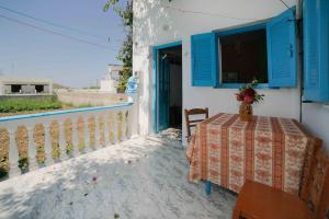 Studio (4 Adults)-Ground Floor room in Mira Mare Studios