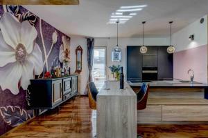 Spacious LUX BEACH Apartment