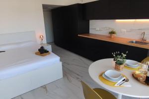 Chill Out Studio Jacuzzi & Sea Views