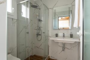 Sithonia Suites Luxury 2 Beds Studio, Semi-ground Floor, no balcony
