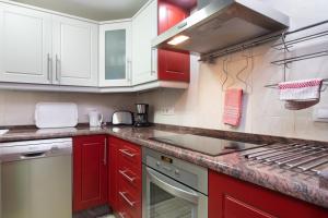 Exclusive Penthouse Playa Las Vistas 4 close to the sea and beach, aircondition for a fee, wifi, terrace, heated pool