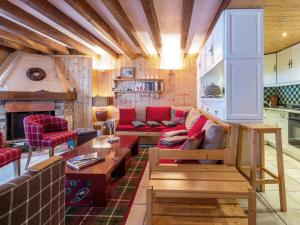 Chalet rustique chaleureux avec cheminée à Val-dIsère - FR-1-694-219