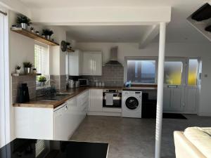 Beachfront retreat apartment with amazing terrace