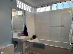 Beachfront retreat apartment with amazing terrace