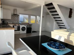 Beachfront retreat apartment with amazing terrace