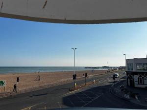 Beachfront retreat apartment with amazing terrace