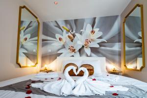 Maisons d'hotes Studio romantique jacuzzi ou spa balneo privatif et jardin Au temps des cerises La Ciotat : photos des chambres