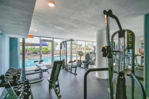 Pelican Beach Resort 2003